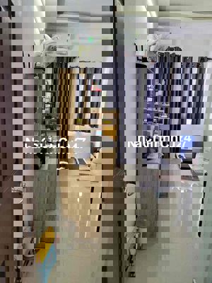 Nhà Lô Hưng Phú sát hẻm xe hơi 2 lầu