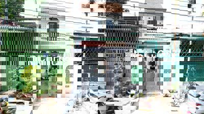 chính chủ cần bán nhà moi xây tại mặt tiền trần phú ae chạy giúp