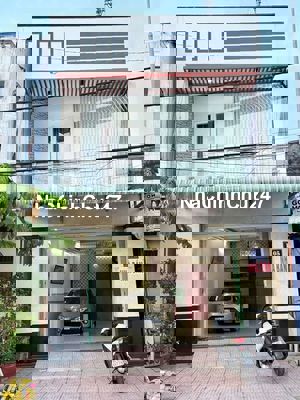 Bán nhà mặt tiền huỳnh cương , trệt lầu