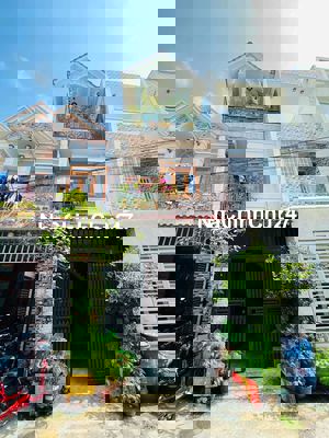 Nhà 3 Lầu, Hoàn Công, Đ. Nguyễn Du, 4 P Ngủ, Sát Bigc Go