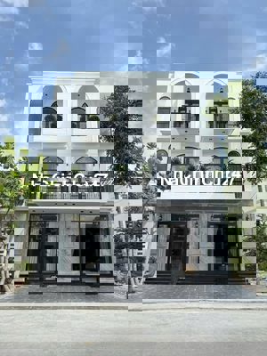 HÓTTTTTT - BÁN NHÀ LIỀN KỀ 8X30 SANG TRỌNG - ĐẲNG CẤP