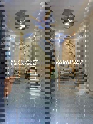 chính chủ gửi- nhà mới- rẻ- tặng nội thất- dt 25m2- ô tô đổ cửa- đg Lê