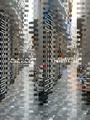 Bán nhà Ngũ Nhạc Lĩnh Nam