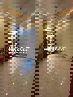 BÁN NHÀ QUẬN 5 PHONG CÁCH CỔ ĐIỂN - TRẦN BÌNH TRỌNG 60M2 NỘI THẤT ĐẸP.