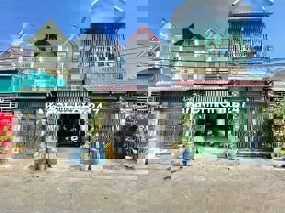 Nhà lầu hoàn công đường Nguyễn Thị Chạy