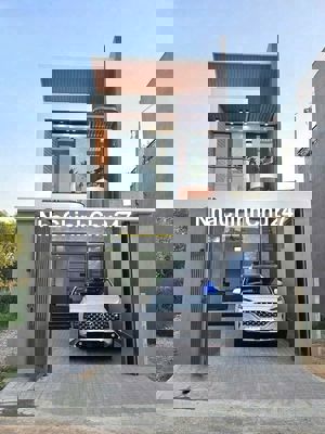 Chủ bán nhà sổ riêng 1 trệt 1 lầu 2 PN ngay Thuận An