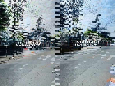 Nhà ngay giáo xứ Chợ Cầu Nguyễn Văn Quá, 1T1L oto tới nhà giá 1ty180