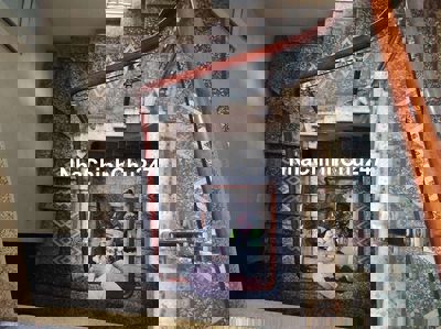 NHÀ MẶT ĐƯỜNG 40M DÂN XÂY KIÊN CỐ CÓ Ô CHỜ THANG MÁY TẠI YÊN VIÊN!