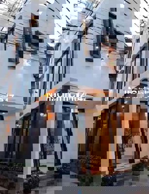 Bán nhà đẹp vào ở lô góc chủ tự xây kẹt tiền cần bán