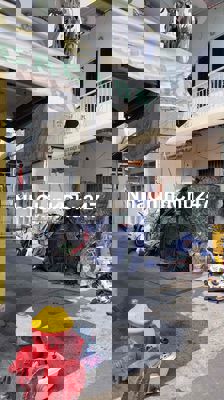 Nhà cách mặt tiền Hoàng Sa 8m