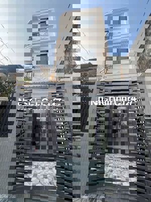 Bán nhà q8 nhà mới nở hậu tài lộc 4,5m hẻm xe hơi