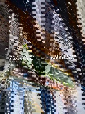 Nhà đẹp Nguyễn Thái Sơn, 4x9 đúc kiên cố ngay chợ Gò Vấp giá 4,69 ty