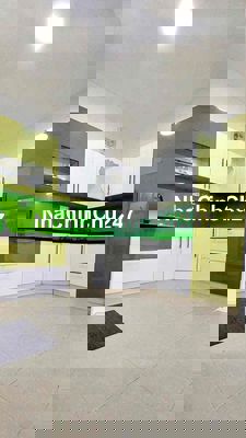 🇻🇳hem xe hơi 4x9’5 nhà 2 tầng Cách mạng tháng 8