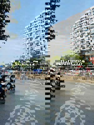 BÁN NHANH DÃY TRỌ MẶT TIỀN SÁT PHAM VĂN ĐỒNG-NGANG 5 - DT 108M2 -8.8TỶ