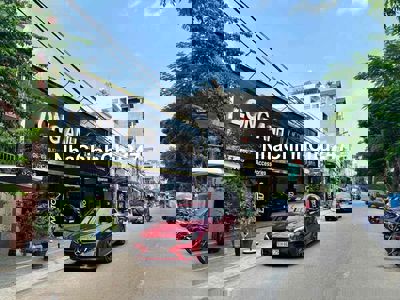 Nhà gần nguyễn thị thập - DT 12x20 - có HDT 55tr. Giá 42 tỷ SHR