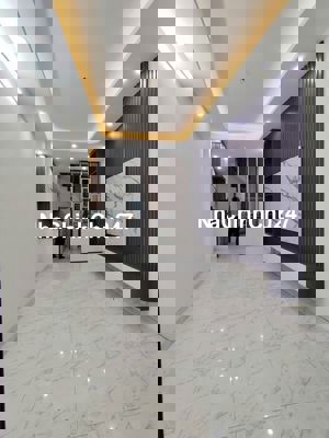 nhà dân xây căn độc lập 32m2-4T-3PN. Ngay chợ Tổ 5 yên nghĩa