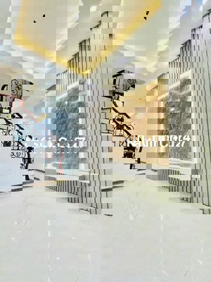 BÁN NHÀ HÀO NAM ĐỐNG ĐA,32Mx5T,NGÕ NÔNG RỘNG,NHÀ MỚI Ở NGAY.