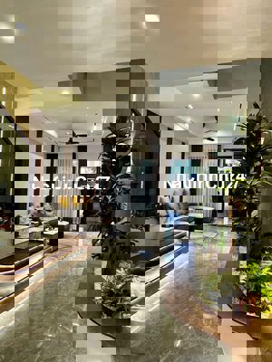 Bán nhà   đẹp 4 tầng Hoà Phú -  đường 7m5