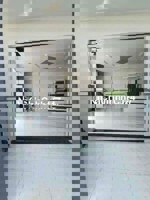 Bán nhà hai mặt tiền