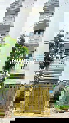 cần bán gấp nhà shr mặt tiền đường nhựa thông kdc cao cấp