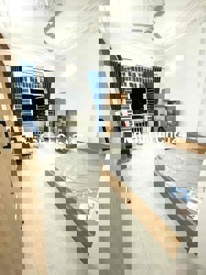 PHÒNG BAN CÔNG NGAY MẶT TIỀN SÁT LOTTER MART