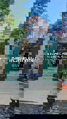 Bán nhà phố 1 trệt 2 lầu gần chợ Khiết Tâm