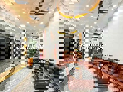 Gấp quá rồi! Nhà Hào Nam, lô góc, 2 thoáng 50m ra phố, 44m2*5T.