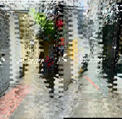 BÁN NHÀ MẶT NGÕ BÙI XƯƠNG TRẠCH THANH XUÂN 45M2;4 TẦNG;3PN;8,98 TỶ.