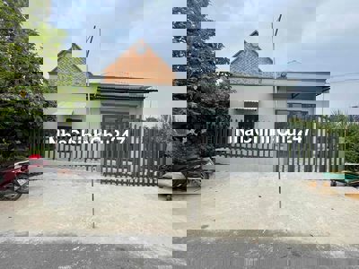 Bán 500m2 đấ có sẵn nhà cấp 4 , shr , giâ rẻ