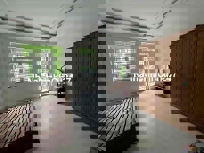 Bán nhà lầu 3 tầng Intresco