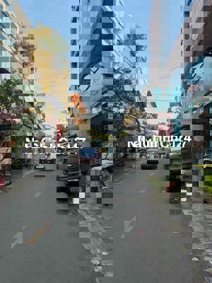 [HÀNG KÍN NỘI BỘ CHỐT NHANH TAY] NHỈNH 10TỶ Q10,NGANG 8M,10P