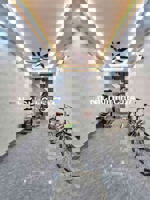 Nhà phố Xã Đàn 30m x 3 tầng mặt tiền 6.4m sổ đỏ chính chủ Đống Đa