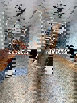 Nhà 3 tầng gần Lý Thái Tông full nội thất chỉ 4tix