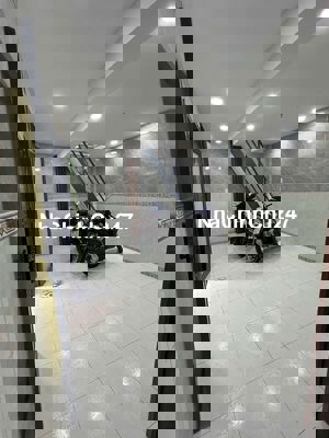 Bán gấp khu Cư Xá Đô Thành P4Q3, 8m x 4m, 3 tầng, 4PN, 3WC, 3.98 tỷ