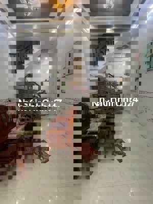 Chính chủ cần bán ở chợ Mỹ Hạnh Nam DTSD 65m2, giá 650tr