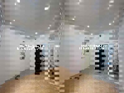 tôi chính chủ cần bán nhà mặt đường Xuân Đỉnh