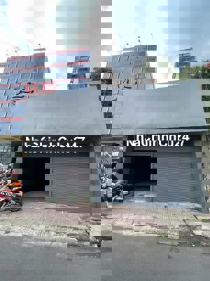 Chính chủ 986 Nguyễn Kiệm, Gò Vấp - 7.6x17m, 3 tầng, kế Anh Văn VUS