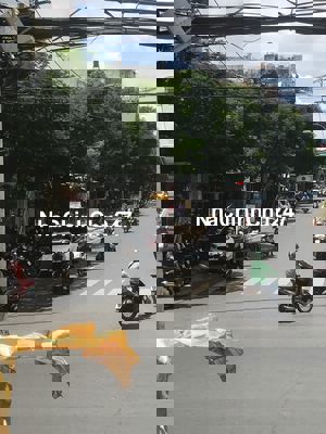 Nhà 481.10B Trường Chinh .Ngang 4*15 m xây 3 tầng .nhà bố vợ bán 8 tỷ