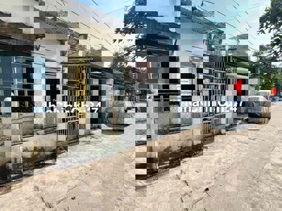 Nhà kiệt 4m oto đậu đỗ, hướng đông nam, ra biển 200m