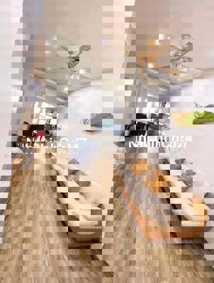 E là chính chủ cần bán căn hộ 67m