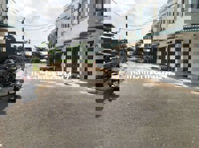 Chính chủ cần bán lô c8.22  hướng đông nam  chỉ cần đóng trước 260 tr