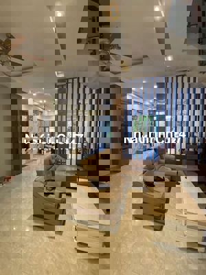 Chủ định cư gấp bán.