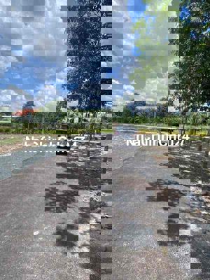 Chủ kẹt tiền bán gấp đất đường nhựa kế bên trường học