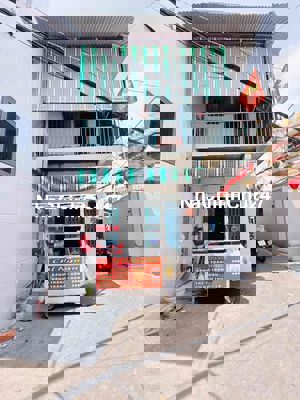 Nhà bán Q4 khu 20thước,khu ẩm thực.