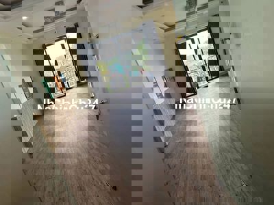 Bán mặt phố tây sơn, tt. Phùng, DT: 102m2, 6 tầng thang máy