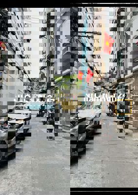 NHÀ ĐẸP HXH NGUYỄN TRÃI , QUẬN 1