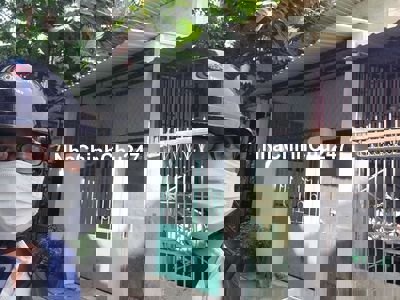 Chủ kẹt bán gấp nhà 4 x 14,5m cấp 4. Hẻm xe ơi Phường Bình Hưng Hòa.