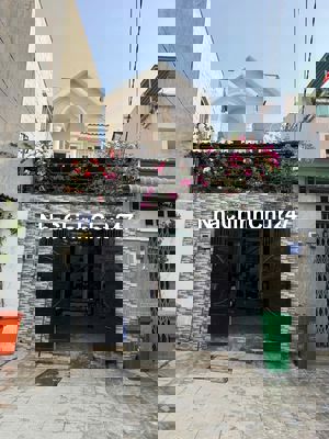 Nhà ở 1 trệt 1 lầu, full công năng, 5 phòng ngủ, diện tích đất 106,8m2