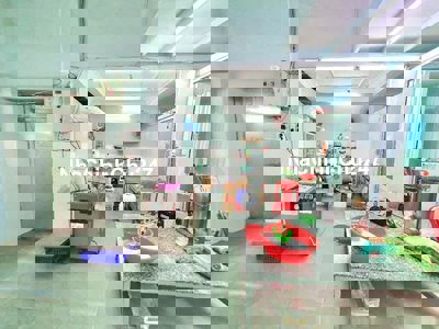 Siêu hiếm ngang 5m! Bán đất tặng nhà C4 60m2 - Ngay Chợ Bà Chiểu