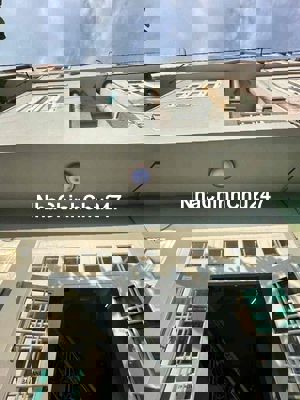 bán nhà nhỏ 4 x 8 đất thổ cư ngay cao đẳng điện lực